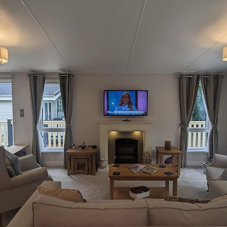 Luxury Stunning Sensation Lodge On 5 Star Shorefield Country Park New Forest Entertainment And Leisure Passes Included 밀퍼드온시 외부 사진