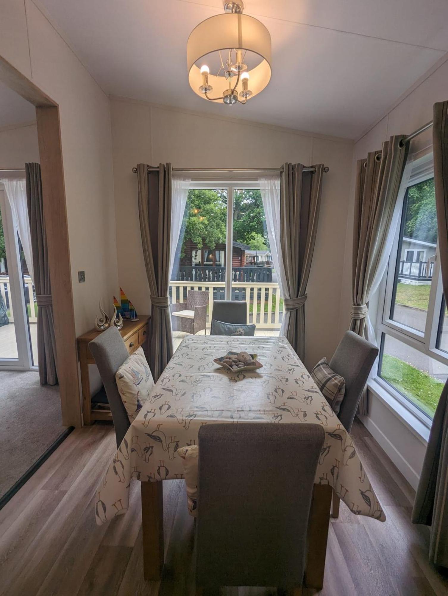 Luxury Stunning Sensation Lodge On 5 Star Shorefield Country Park New Forest Entertainment And Leisure Passes Included 밀퍼드온시 외부 사진