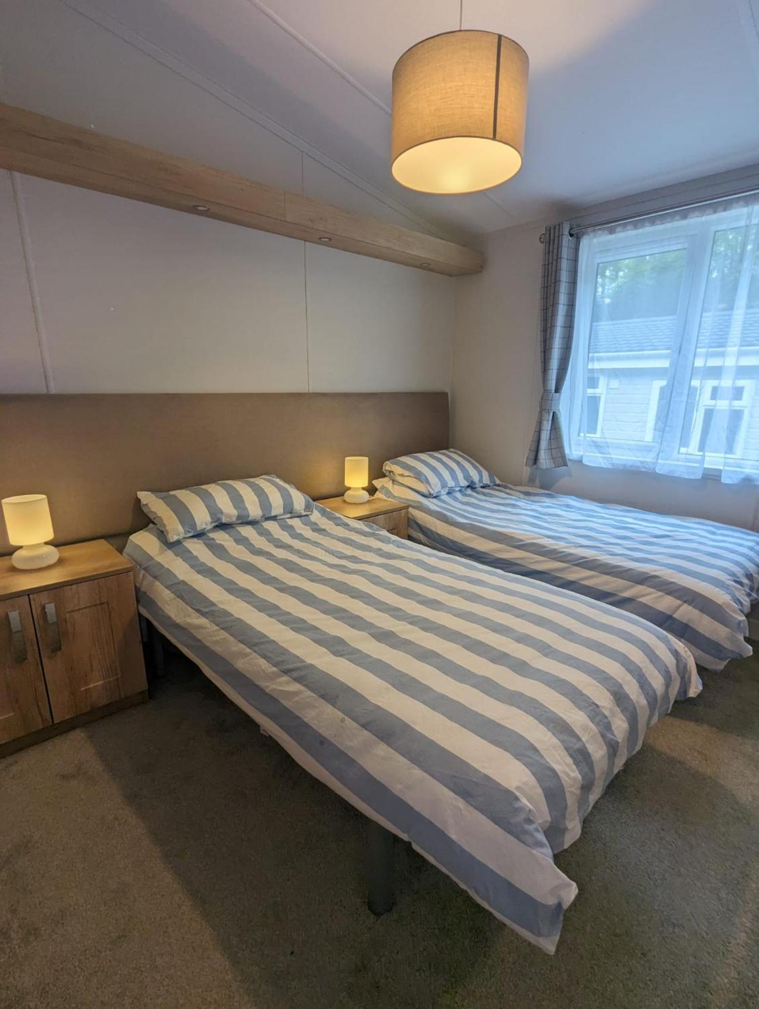 Luxury Stunning Sensation Lodge On 5 Star Shorefield Country Park New Forest Entertainment And Leisure Passes Included 밀퍼드온시 외부 사진