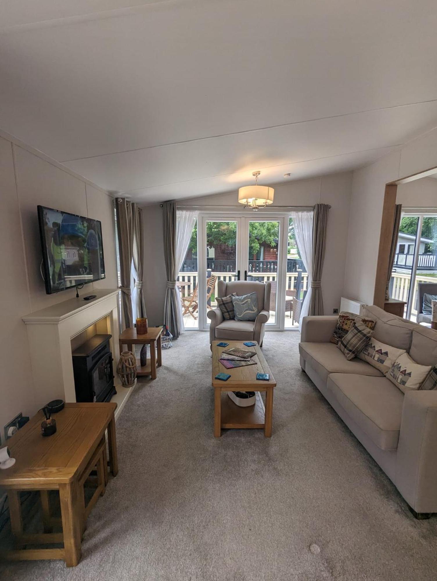 Luxury Stunning Sensation Lodge On 5 Star Shorefield Country Park New Forest Entertainment And Leisure Passes Included 밀퍼드온시 외부 사진